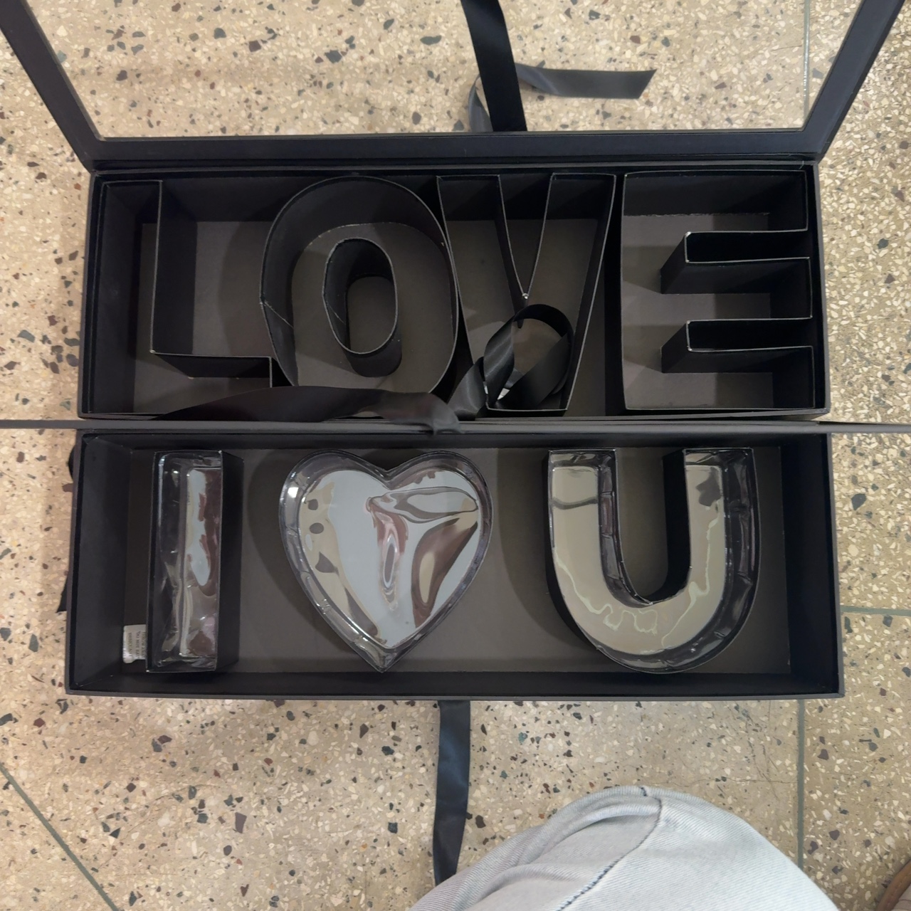 LOV დეკორატიული ხის ყუთი